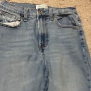 Women's Light Blue Cropped Jeans